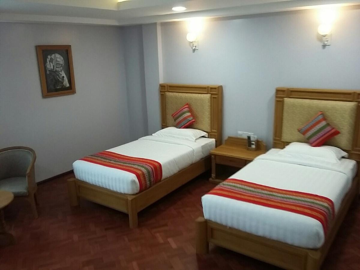 Amayar Nadi Hotel Мандалей Екстериор снимка