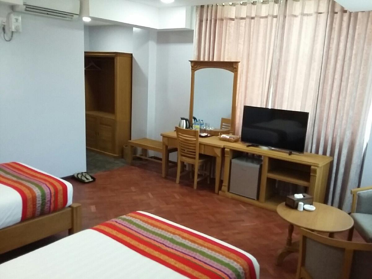 Amayar Nadi Hotel Мандалей Екстериор снимка