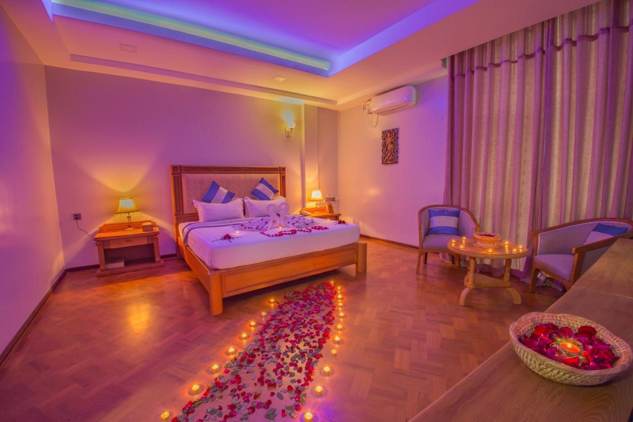 Amayar Nadi Hotel Мандалей Екстериор снимка